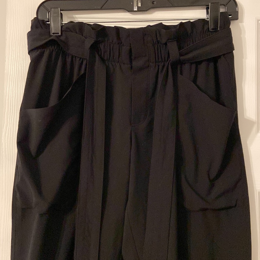 Athleta Women Pants size 4  inseam 28” excellent condition - Picture 2 of 12